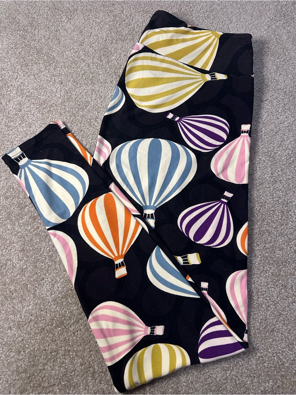 LuLaRoe Black Leggings with Multicolor Hot Air Balloon Print